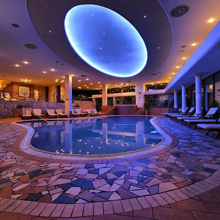 亚得里亚海2号大酒店 3*